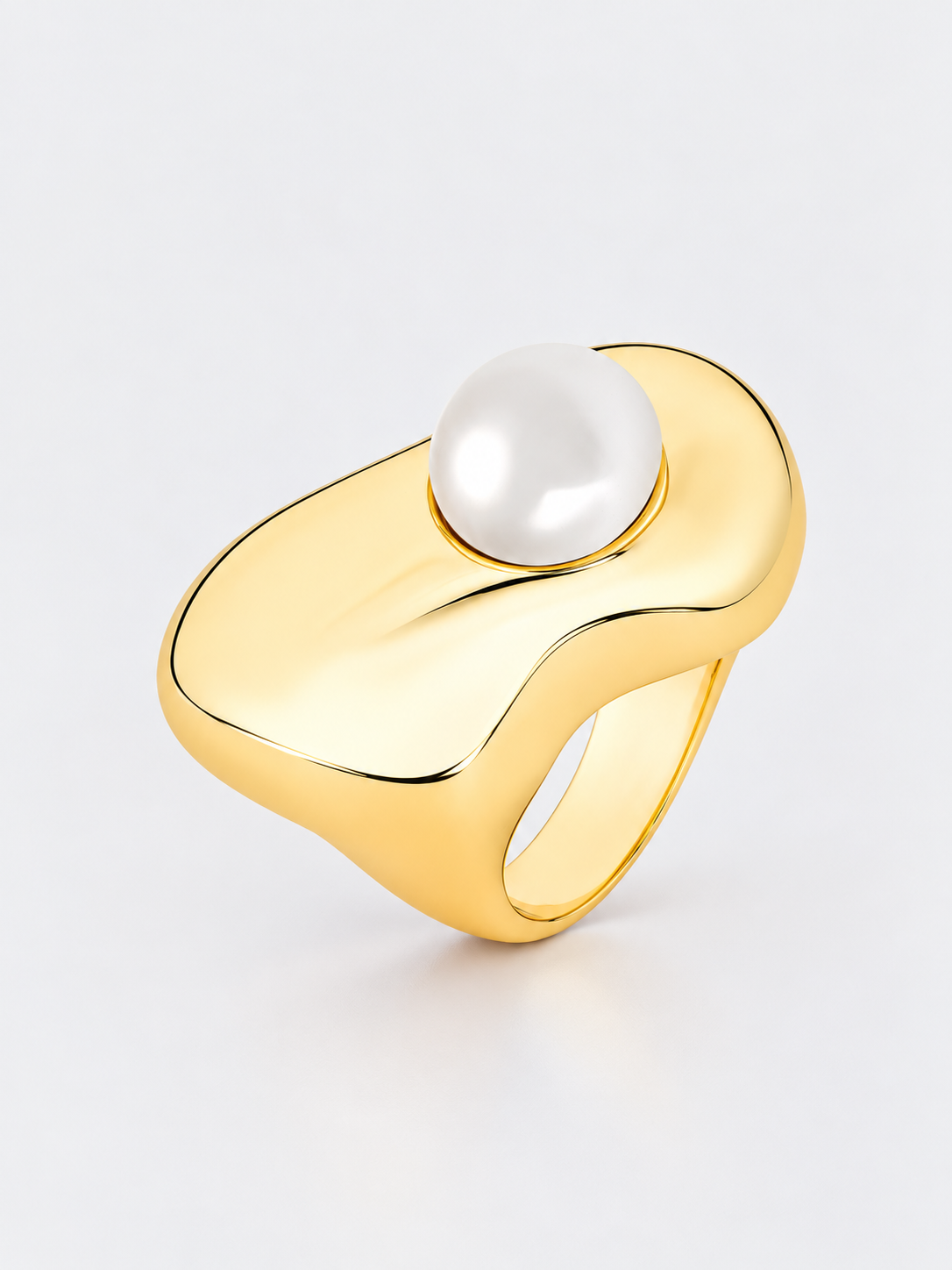 SOIE ring by Balbino
